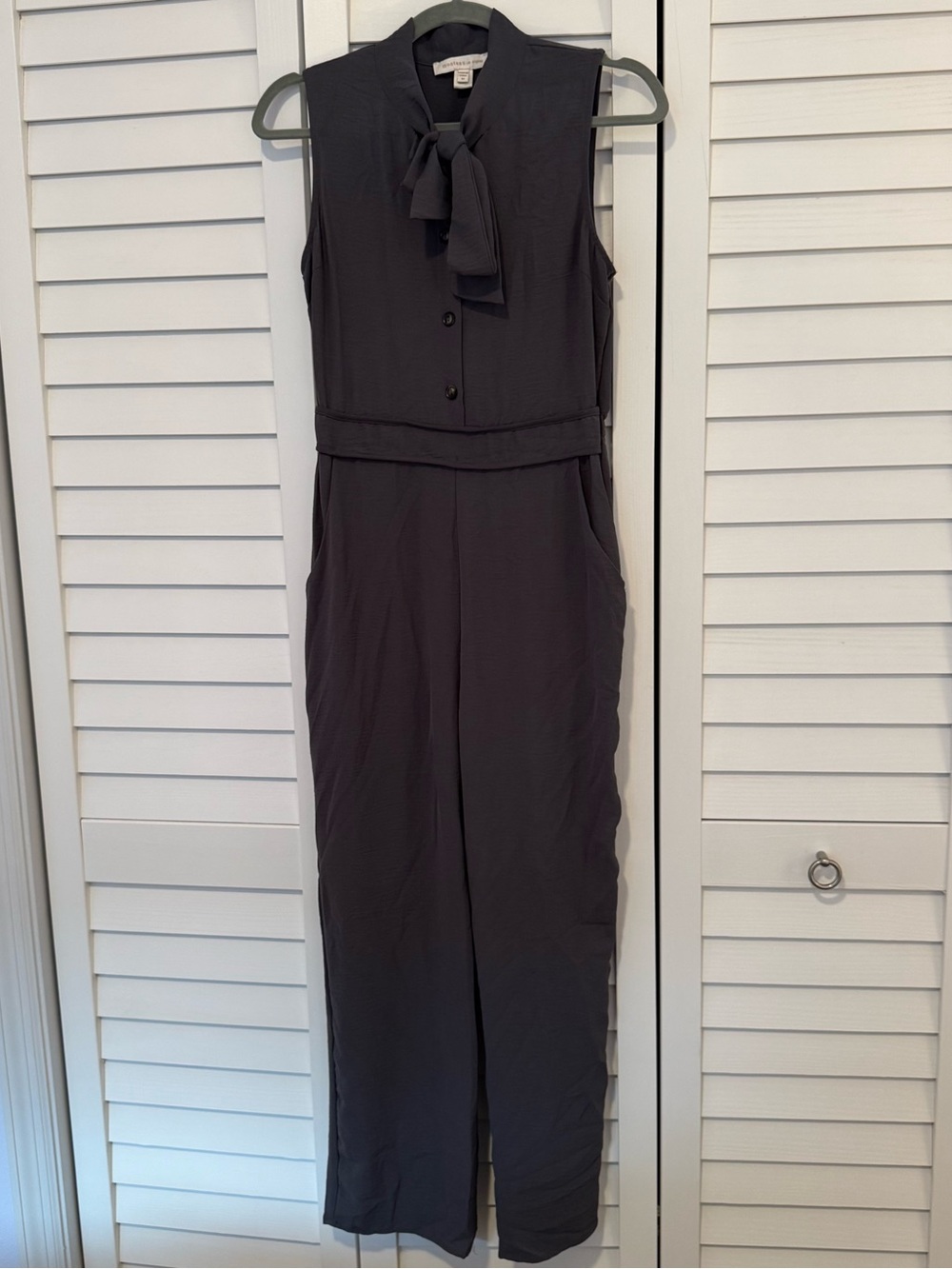 Monteau Sleeveless Tie-Neck Jumpsuit in Charcoal, Preppy, Office, Business